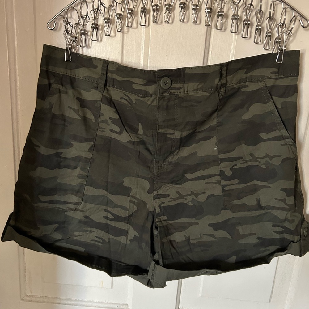 Sanctuary Green Cargo Shorts Classic Camo